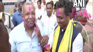 Holi 2022: Bihar Deputy CM Tarkishore Prasad Celebrates Holi With MLAs Outside Assembly