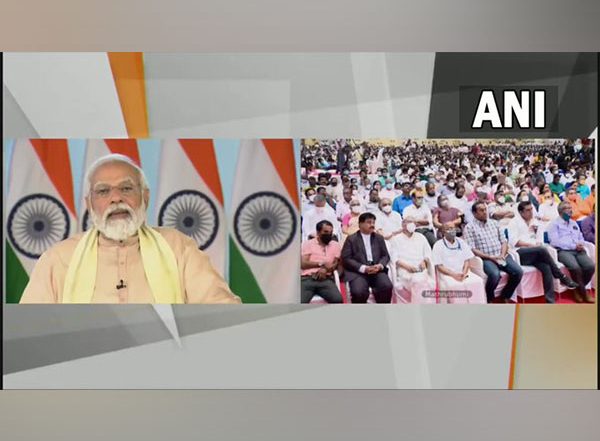 PM Narendra Modi Hails Media's Role in Popularising Yoga, Fitness, 'Beti Bachao Beti Padhao' Campaign
