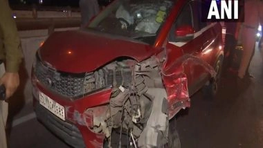 India News | One Killed, Four Injured After Speeding Car Rams into Auto-rickshaw on Delhi's Baba Banda Singh Bahadur Flyover
