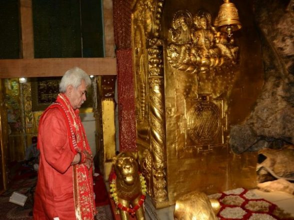 India News | J-K: LG Pays Obeisance, Reviews Arrangements by Mata Vaishno Devi Shrine Board for Upcoming Navratri - Vimarsana News