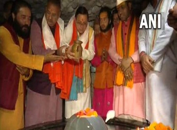 India News | Ahead of Taking Oath as CM, Dhami Offers Prayers at Tapkeshwar Mahadev Temple in Dehradun
