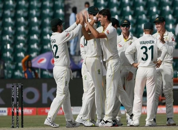 Sports News | Pak Vs Aus, 3rd Test: Cummins, Starc Give Fiery Comeback to Visitors (Stumps, Day 3)