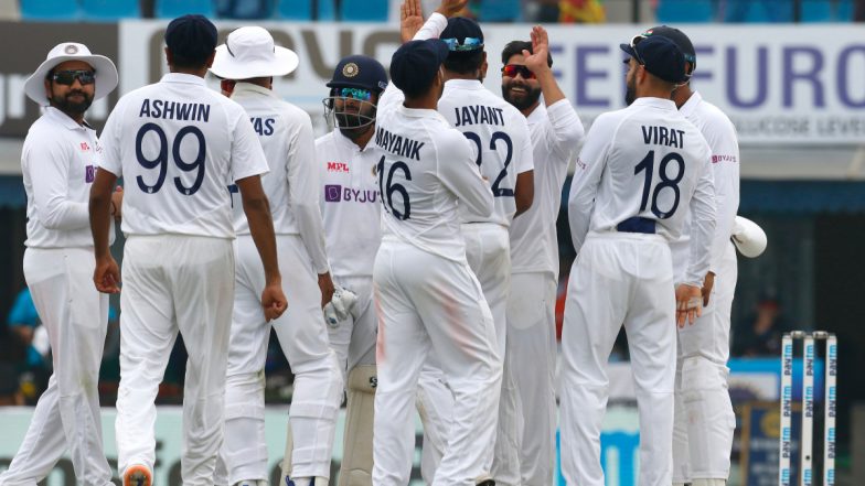 How to Watch India vs Sri Lanka 2nd Test 2022 Day 2 Live Streaming Online on Disney+Hotstar? Get Free Live Telecast of IND vs SL Match & Cricket Score Updates on TV