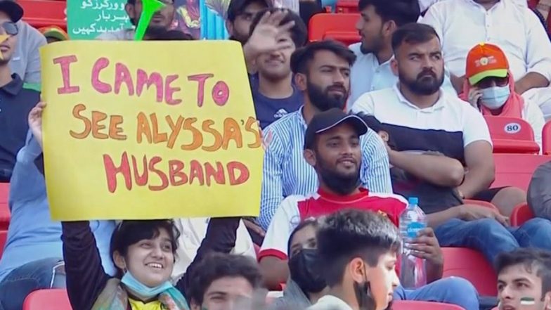 Came To See Alyssa’s Husband: Poster of 'Mitchell Starc Fan' Goes Viral During PAK vs AUS 3rd Test in Lahore (See Pic)