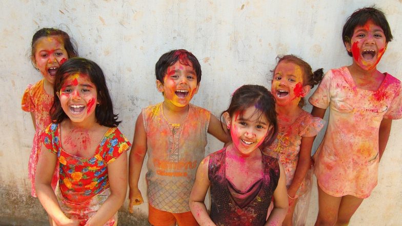 Holi 2022: Maharashtra Government Urges People To Avoid Large Gatherings, Follow COVID-19 Guidelines