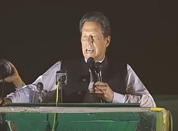 Pakistan PM Imran Khan Loses Majority as MQM Strikes Deal With Opposition