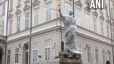 World News | Russia-Ukraine Crisis: Lviv Covers All Statues in City from Possible Attacks