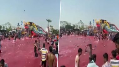 Bihar's Chappal Maar Holi Video Goes Viral! Watch People in Patna ‘Celebrate’ Holi 2022 With Slippers in Place of Colours