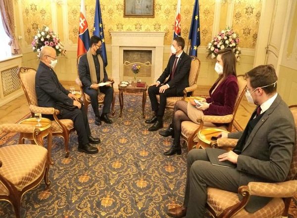 World News | Rijiju Meets Slovakia PM, Conveys Gratitude for Evacuation of Indians from Ukraine