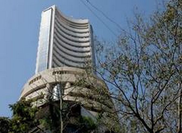 Sensex Climbs 164 Points as Crude Oil Prices Drop