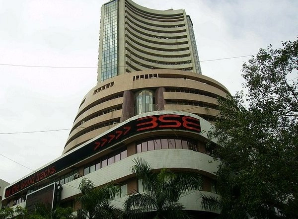 Business News | Sensex Slides 265 Points; FMCG, Banking Stocks Dip