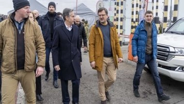 World News | Ukrainian Foreign Minister Meets Blinken at Polish Border