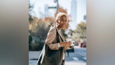 Lifestyle News | Love a Nice Lazy Summer Walk During Lunchtime? It Could Make You Less Productive, Suggests Study