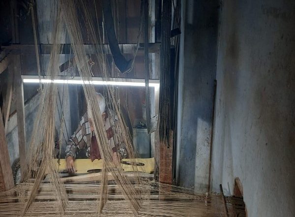 India News | Banarasi Sari Weavers Seek Higher Wages, Urge Government to Promote Exports