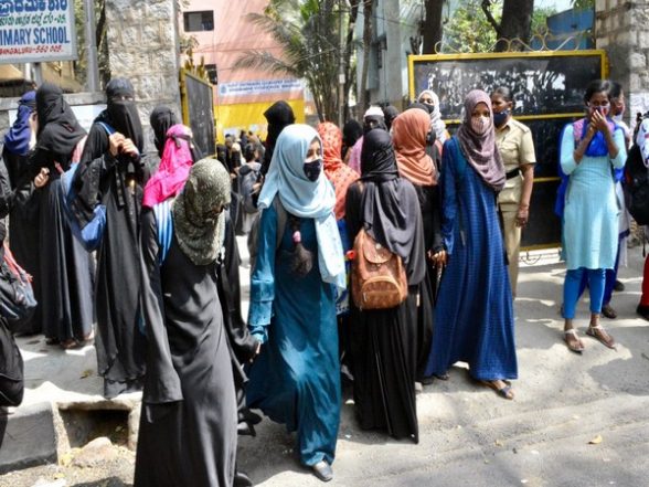 'Hijab Not Essential Religious Practice of Islam', Says Karnataka High Court; Dismisses Petitions Challenging Ban - Vimarsana News