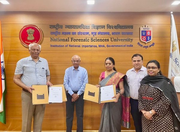 India News | FSL Delhi Signs MOU with NFSU Gandhinagar to Promote Mutual Cooperation in Educational and Forensic Research Activities