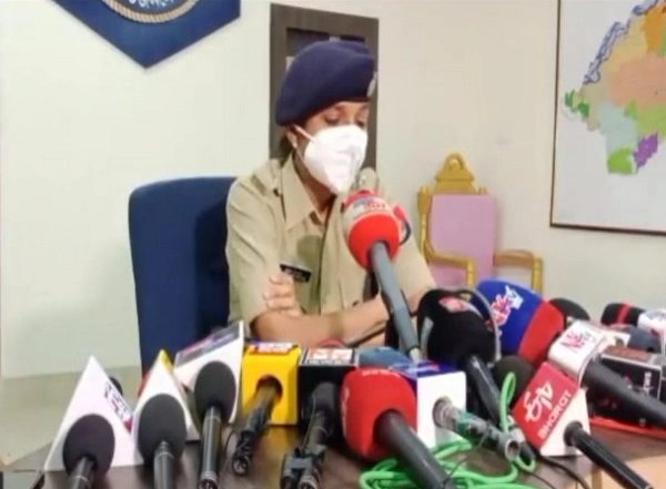 India News | Assam Police Officer Suspended for Beating Minor Boy for Stealing Biscuit