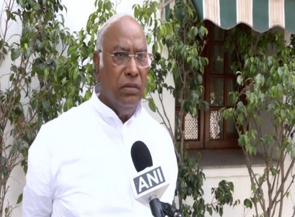 India News | 'Increase Fuel Price in One Go': Kharge Satirical Jibe at Centre