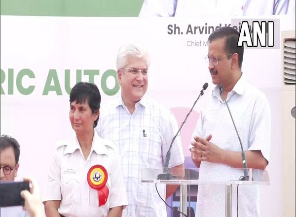 India News | Country's Largest Party is Indulging in 'hooliganism': Arvind Kejriwal on Vandalism Outside His Residence