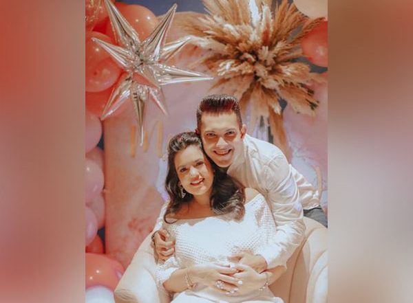 Entertainment News | Aditya Narayan, Shweta Agarwal Become Parents to Baby Girl