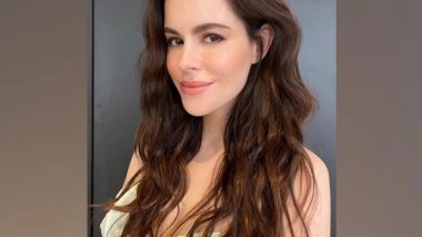 Entertainment News | Emily Hampshire of 'Schitt's Creek' to Release Debut Graphic Novel