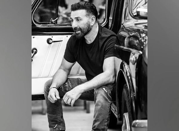 Entertainment News | Sunny Deol Reminisces 'countless Memories' He Made in Dad Dharmendra's First Vintage Car