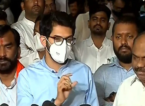 India News | Aaditya Thackeray Slams BJP for Criticizing Maha Govt Efforts to Contain COVID Spread