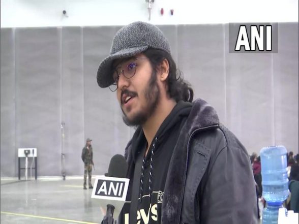 India News | Indian Student Who Refused to Leave Ukraine Without His Dog Landed in India Via Hungary with His Pet Maliboo - Vimarsana News