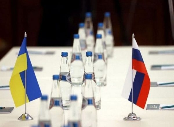 Peace Talks Between Ukraine-Russia Delegations Kick Off in Istanbul