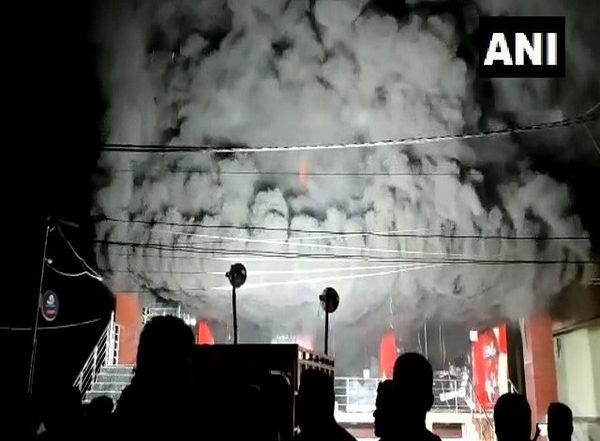 India News | Odisha: Fire Breaks out at a Junagarh Shopping Mall in Kalahandi