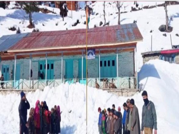 India News | Army Holds 'Winter Tuition Classes' to Nurture Young Minds in J-K - Vimarsana News