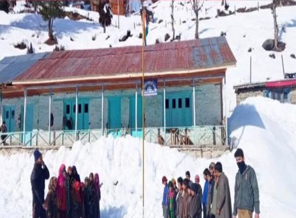 India News | Army Holds 'Winter Tuition Classes' to Nurture Young Minds in J-K