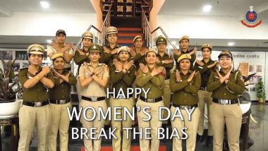 Delhi Police Women officers Celebrate International Women's Day 2022 By Sharing The Message Of 'Break The Bias' (Watch Video)