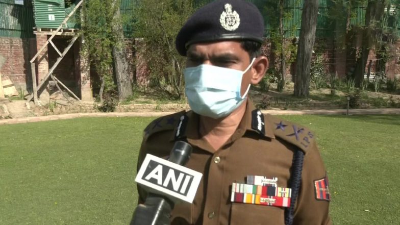 Bomb Hurled by Woman at CRPF Bunker in Sopore Yesterday, Accused Identified, Says IGP Kashmir Vijay Kumar