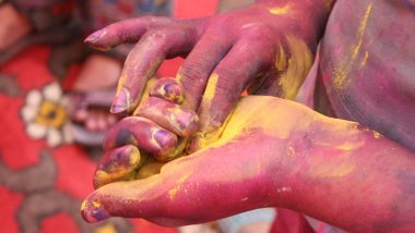 Holi 2022 Nail Care Tips: 5 Easy Methods To Remove Stains And Protect Your Nails From Toxic Colours