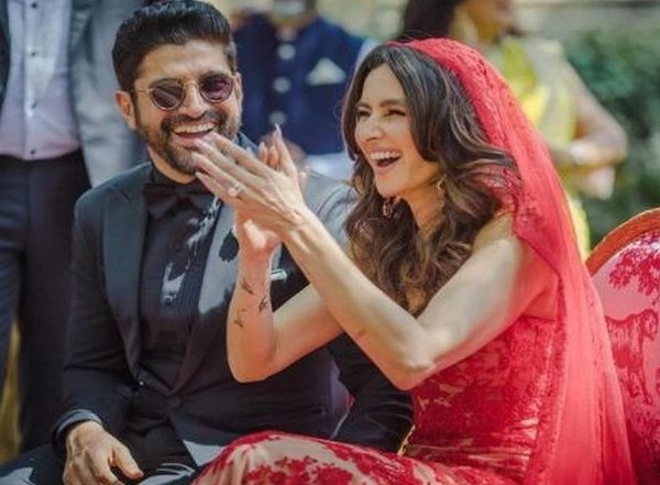 Entertainment News | Farhan Akhtar Shares Joyous Wedding Picture with Shibani Dandekar