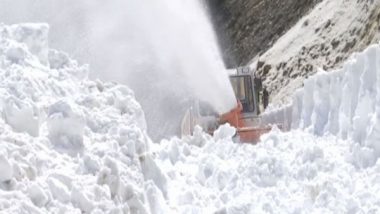 India News | J-K: Snow Clearing Operation Starts in Full Swing on Mughal Road