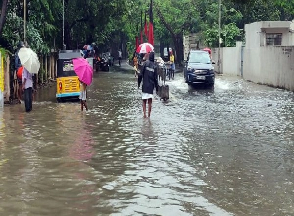 Weather Forecast: Thunderstorm With Light to Moderate Rain Likely in Tamil Nadu, Puducherry Within Next Three Hours