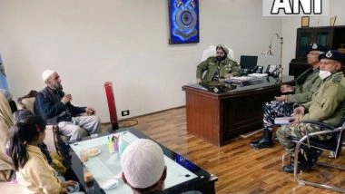 India News | CRPF Official Meets Family of Jawan Shot Dead by Militants in J-K's Shopian