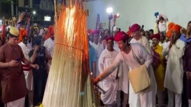 India News | Following 294-year-old Tradition, Holkars Perform Holika Dahan in Indore