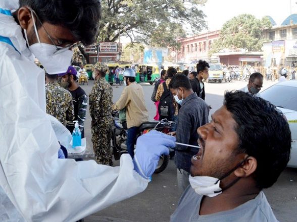 India News | Delhi Reports 1,011 New COVID Cases in Last 24 Hours, Active Cases Breach 4,000 Mark - Vimarsana News