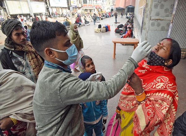 India Reports 975 New COVID-19 Cases, 4 Deaths in Past 24 Hours