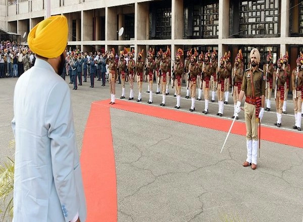 India News | Bhagant Mann Directs Punjab Police to Felicitate Personnel on Their Birthdays