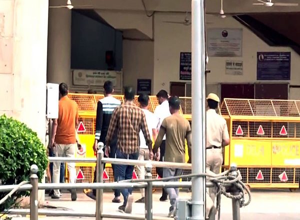 India News | 20 Accused Arrested, 2 Juveniles Apprehended in Jahangirpuri Violence Case