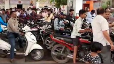 Dr BR Ambedkar Jayanti 2022: Petrol Distributed at Rs 1 per Litre in Solapur on Occasion of 131st Birth Anniversary of Bharat Ratna Dr Babasaheb Ambedkar