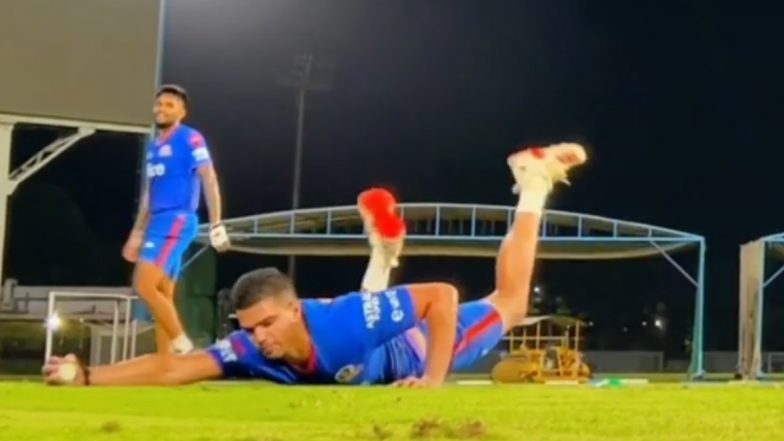 Arjun Tendulkar Catch Video: Youngster Latches On to Spectacular One-Handed Effort During Mumbai Indians Training Session