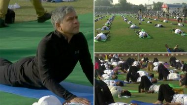 Railways Minister Ashwini Vaishnaw Takes Part in Yoga Practice Session Ahead of International Yoga Day (See Pictures)