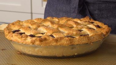 National Blueberry Pie Day 2022: Easy and Delicious Blueberry Pie Recipes You Can Try at Home (Watch Videos)