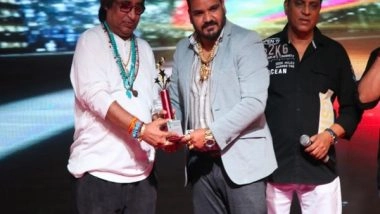 Business News | Film Composer Dilip Sen Hands Rupesh R Pandey the Business of the Year Award