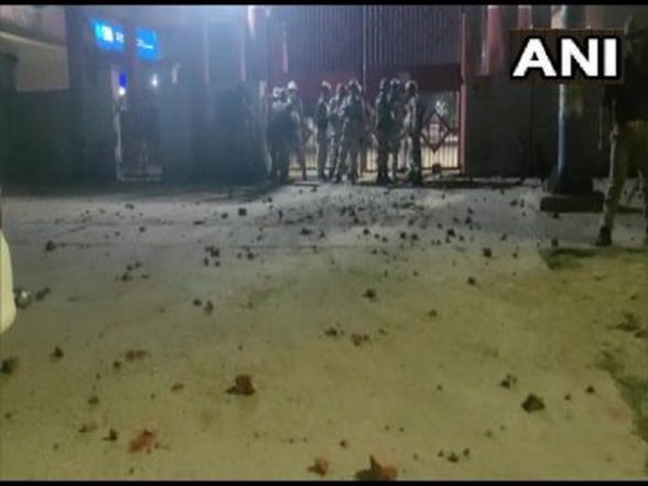 India News | Andhra Pradesh: 15 Injured During Clashes Between Two Groups in Kurnool, 20 Arrested - Vimarsana News